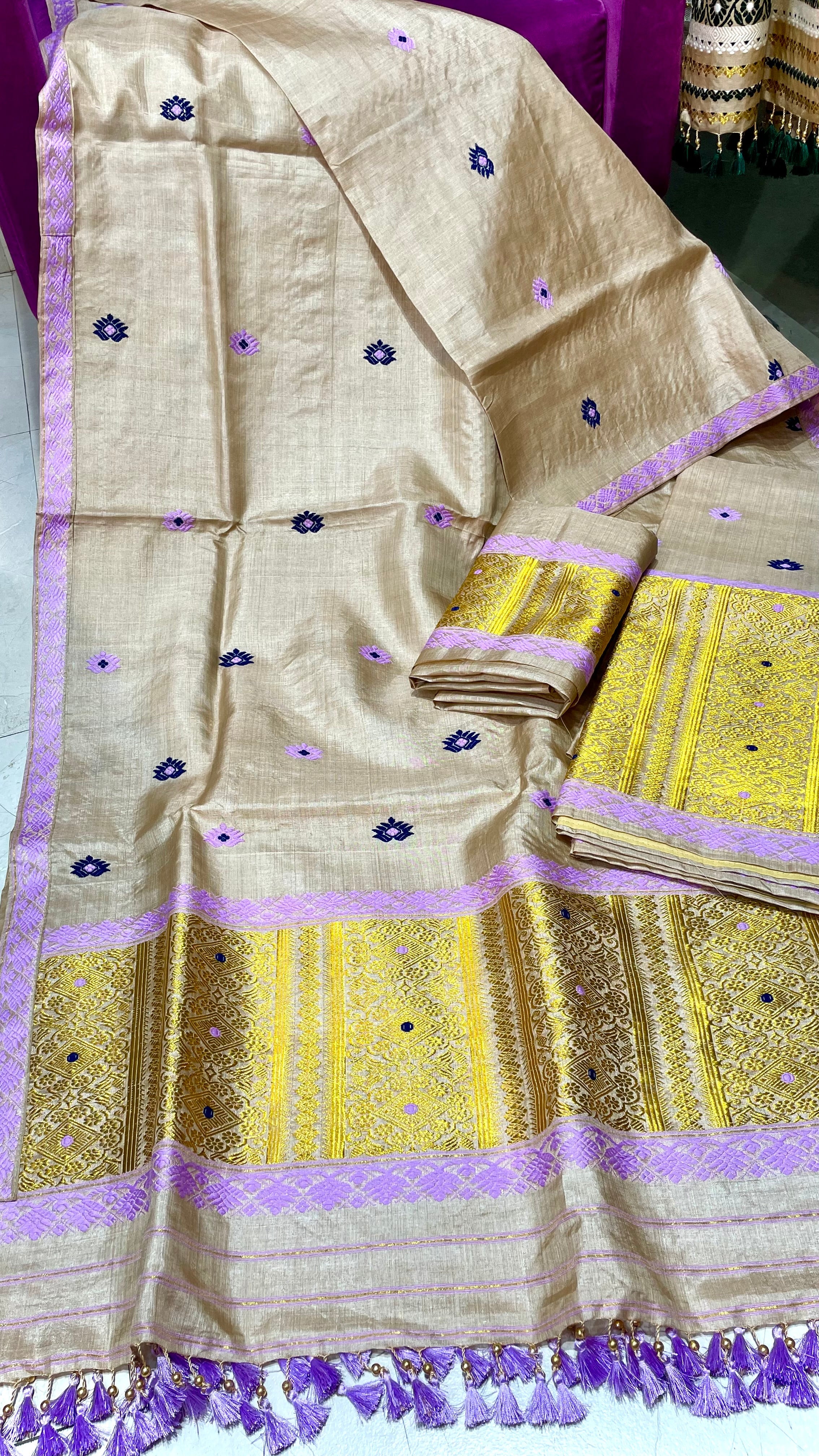 Pure Toss Mekhela Sador – Beige with Lavender, flat lay close-up of sador