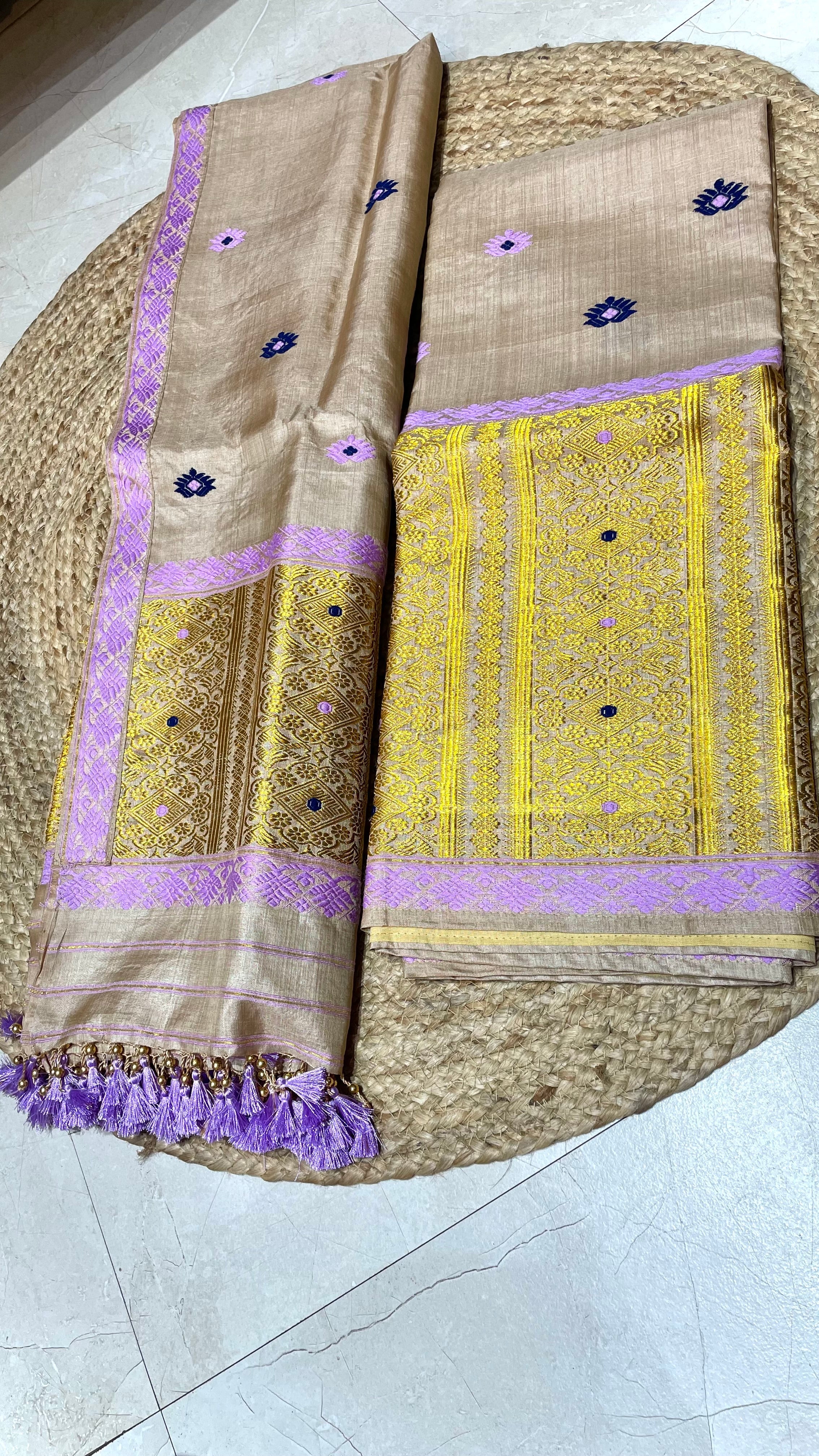 Pure Toss Mekhela Sador – Beige with Lavender border and golden pallu, full set view