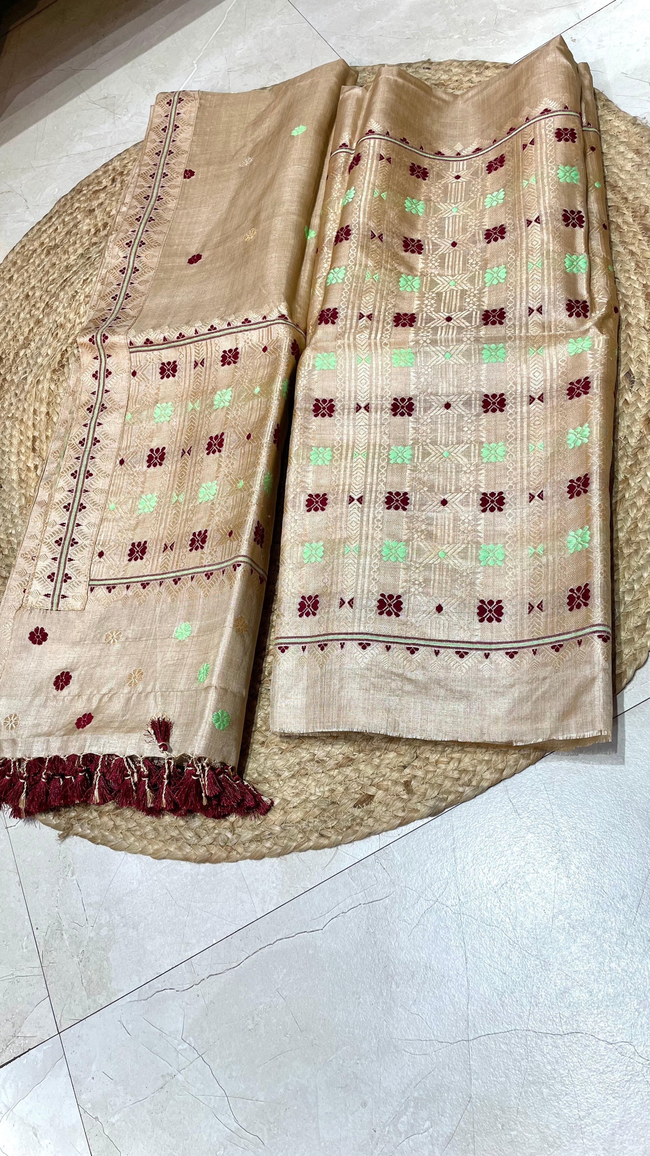 Pure Toss Mekhela Sador – Champagne Gold, sador detail