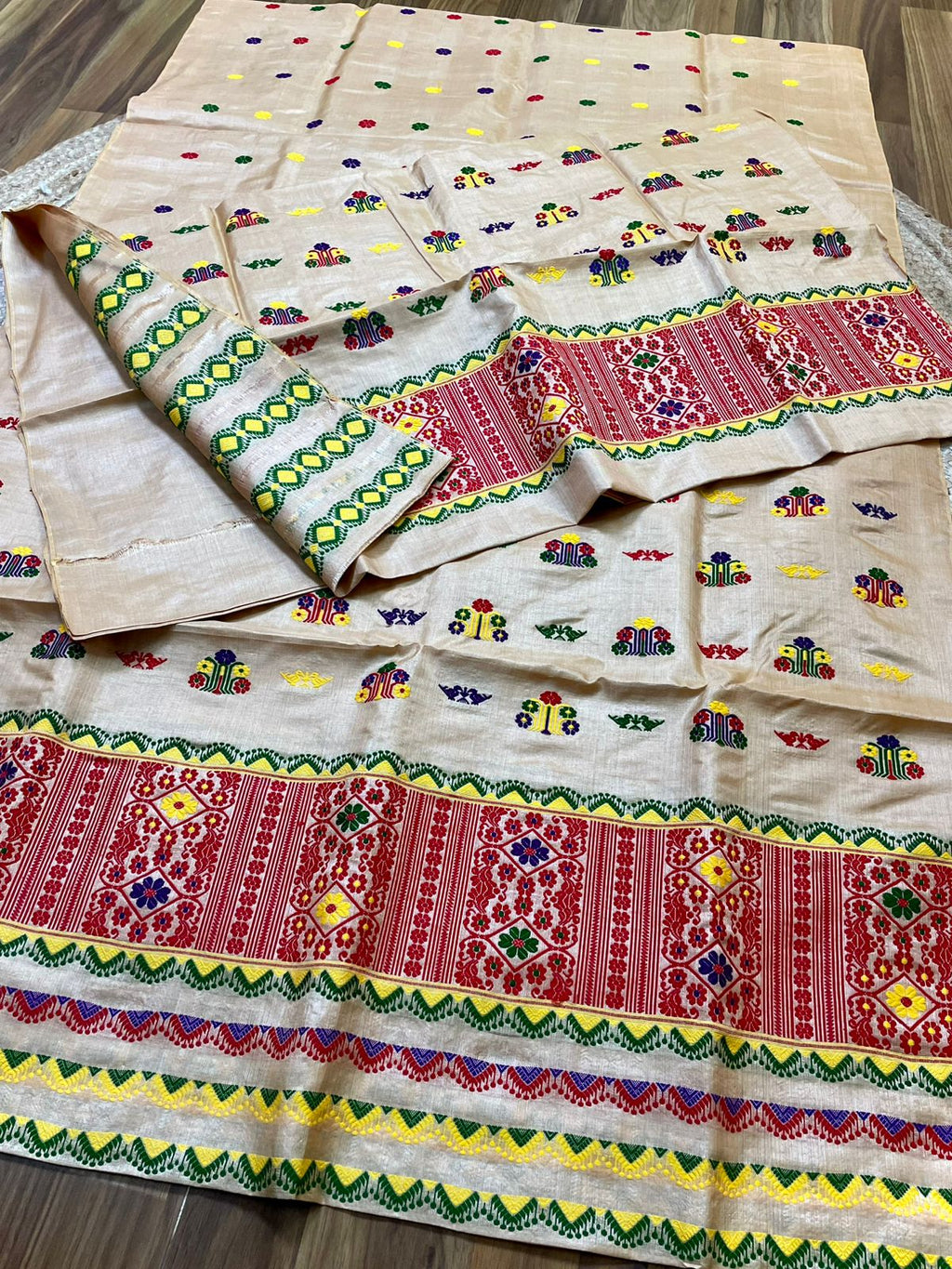 Pure Toss Mekhela Sador