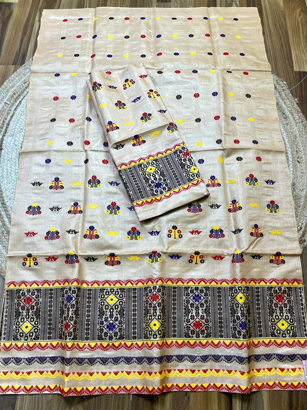 Pure Toss Mekhela Sador