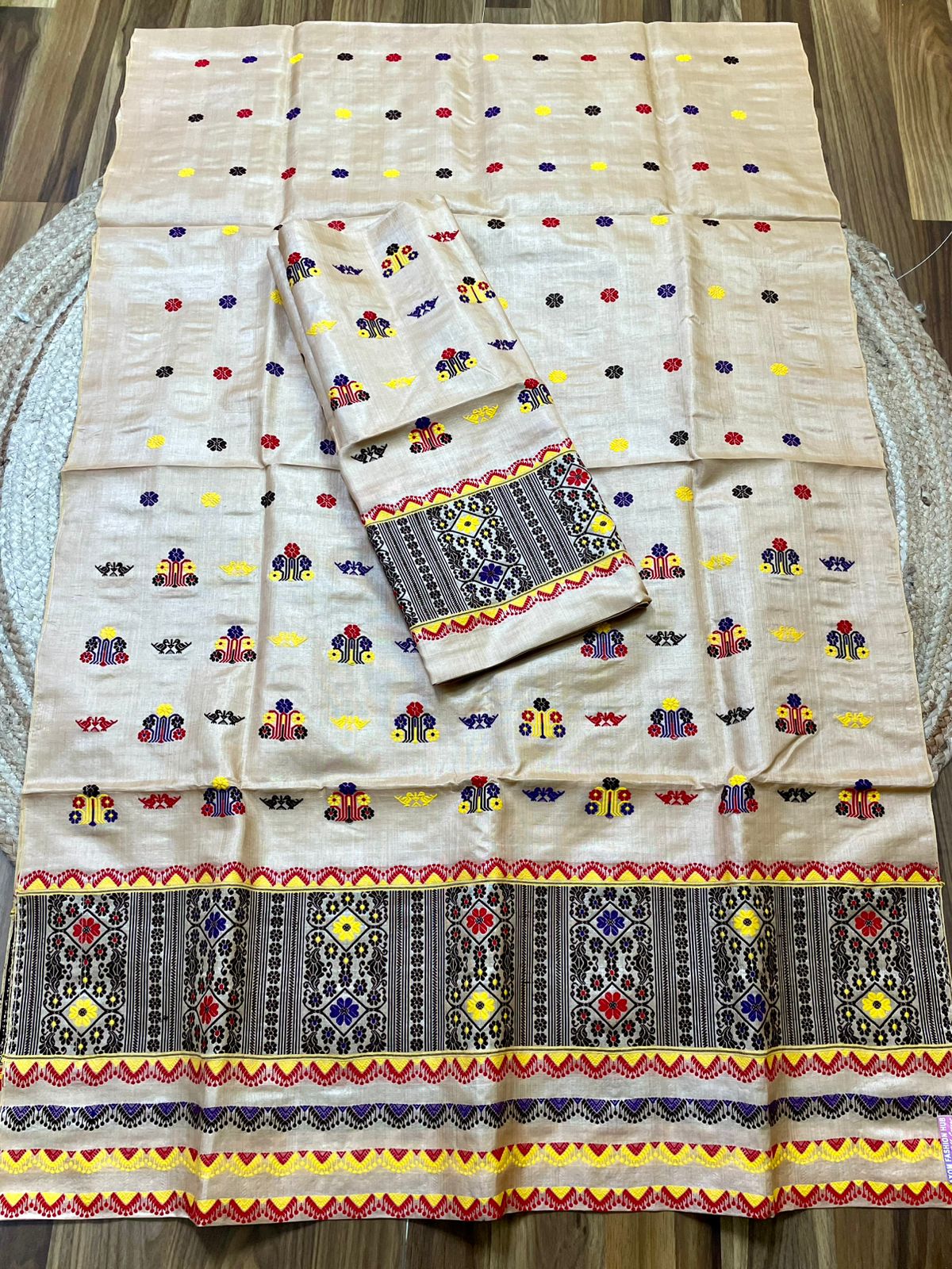 Pure Toss Mekhela Sador